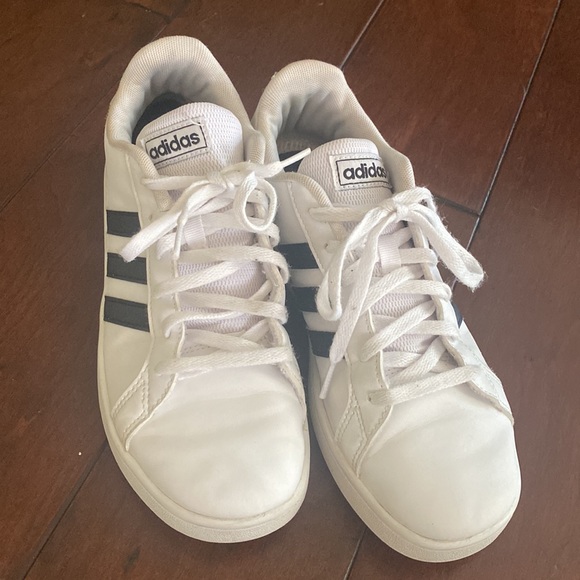 Adidas Grand Court Sneakers 💕Boys Size 5 - Picture 5 of 13